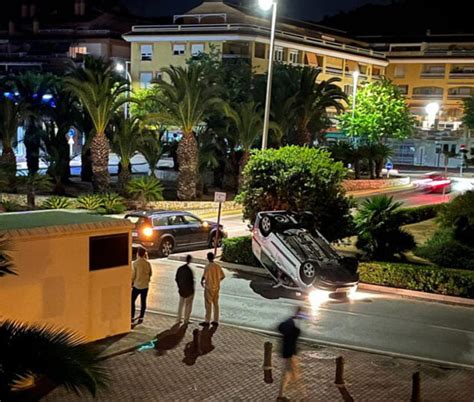 Teléfono y Carta de Telepizza en Javea / Xabia en calle Avenida。